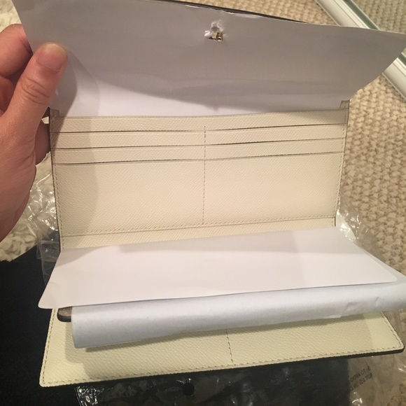 ⭐️ SALE ⭐️ AUTHENTIC COACH Checkbook Wallet- NWT - Picture 4 of 5